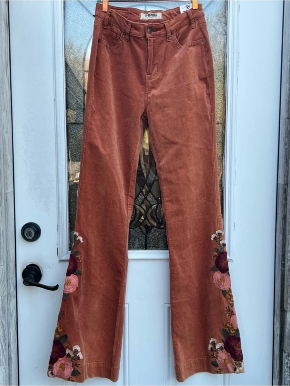 Rock & Roll - Rust colored Corduroy flares with floral embroidery & Ombre colors - Picture 3 of 10